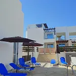 3 Bedroom Seaview Direct In With Pool * Coral Bay