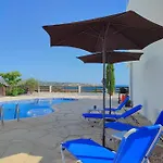 Villa 3 Bedroom Seaview Direct In With Pool Coral Bay