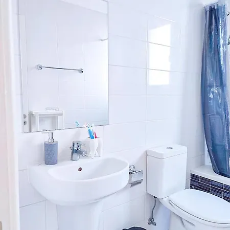 3 Bedroom Seaview Direct In With Pool *