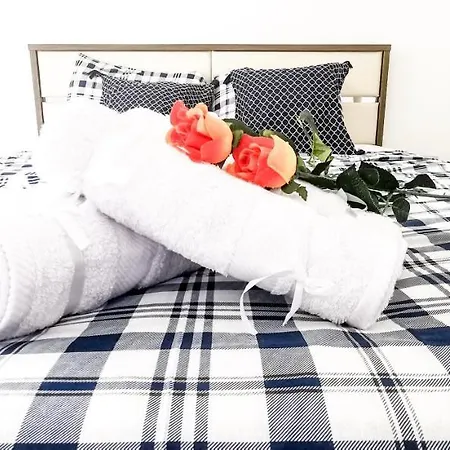 3 Bedroom Seaview Direct In With Pool * Coral Bay