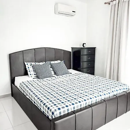 3 Bedroom Seaview Direct In With Pool