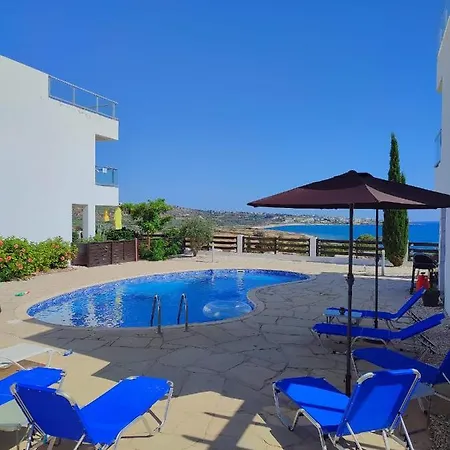 3 Bedroom Seaview Direct In With Pool