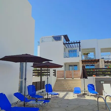 3 Bedroom Seaview Direct In With Pool * Coral Bay