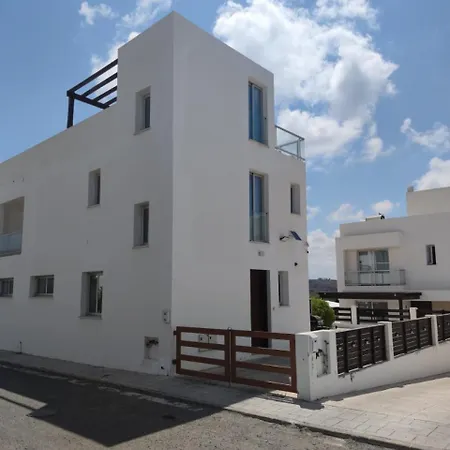 3 Bedroom Seaview Direct In With Pool * Coral Bay